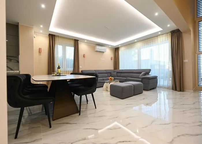 Luxury Zlatko 4* Kožino