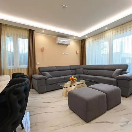 Luxury Zlatko Πανσιόν